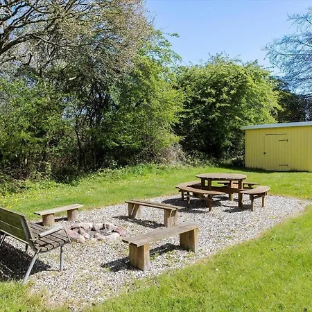 Ll208-humble-gulspurvevaenget-3 *