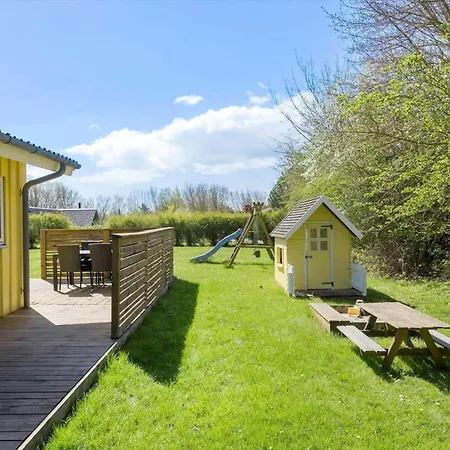 Ll208-humble-gulspurvevaenget-3 *